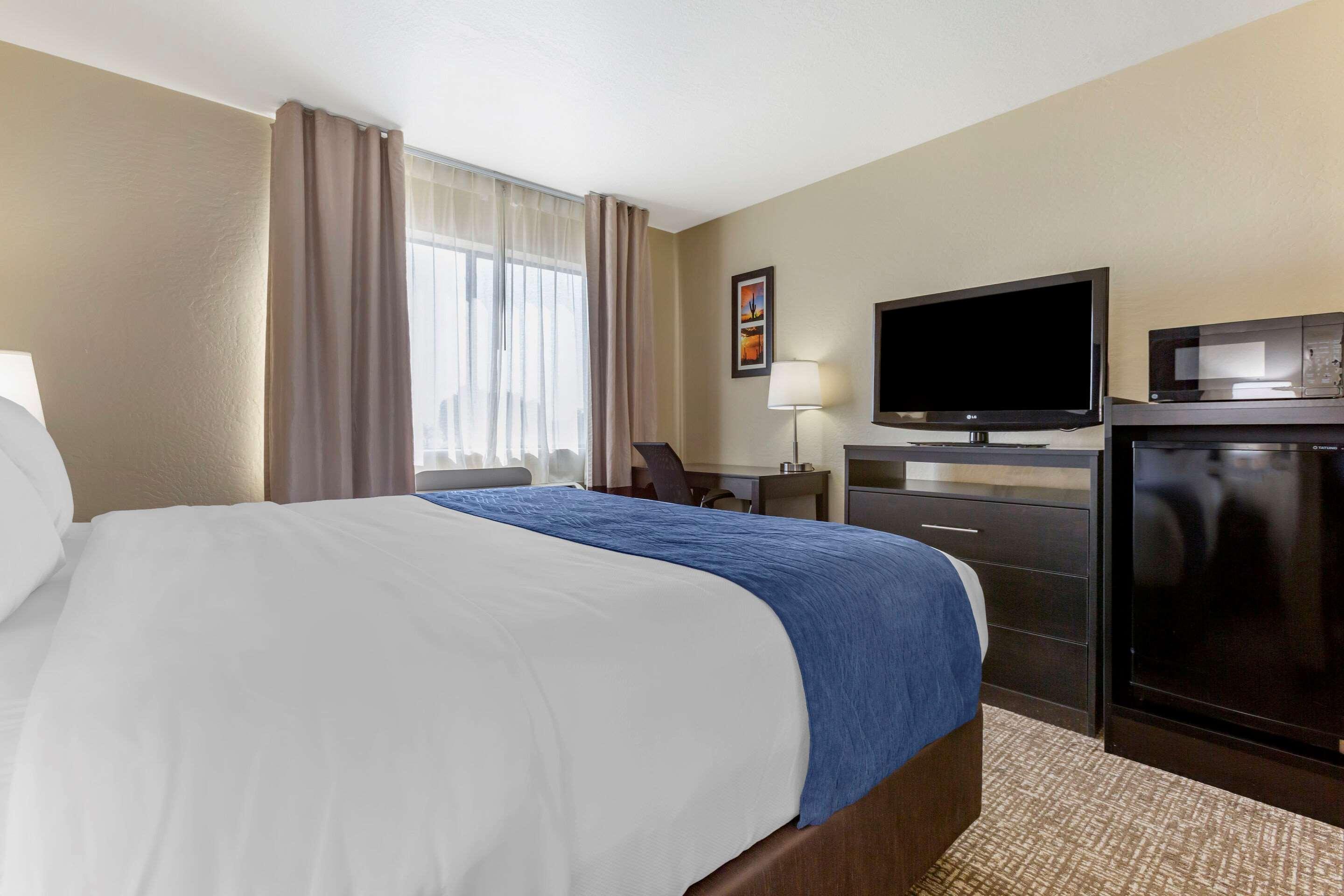 Comfort Inn & Suites Surprise Near Sun City West Ngoại thất bức ảnh